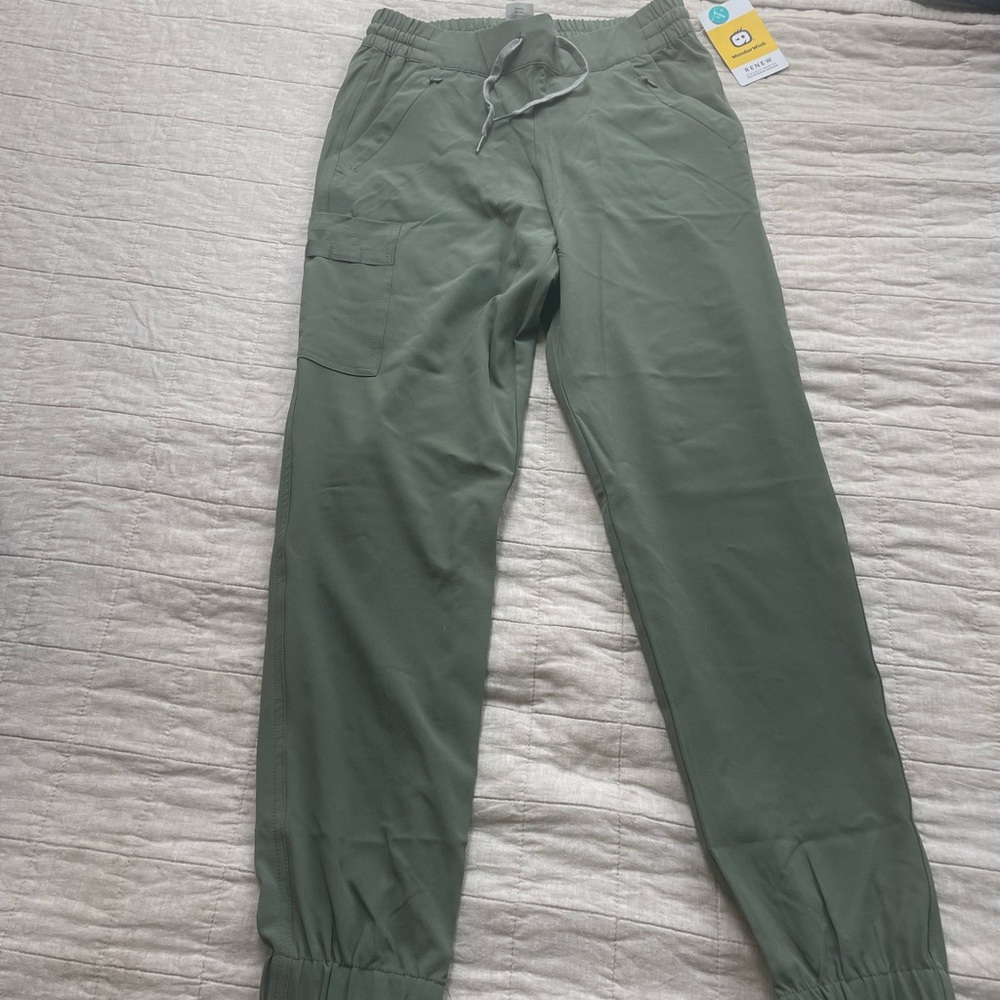 Wonder wink scrub pants